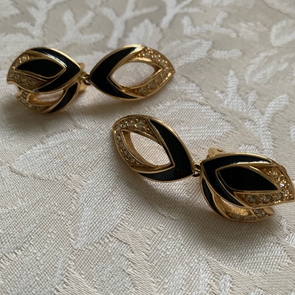 Elegant Black and Gold Earrings - Picture 1 of 3